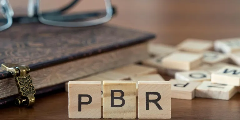 PBRは株式市場で企業価値を評価するための重要な指標です。ただし、他の指標と組み合わせ、業界平均と比較することが必要です。徹底的な調査と複数要素の考慮が重要です。