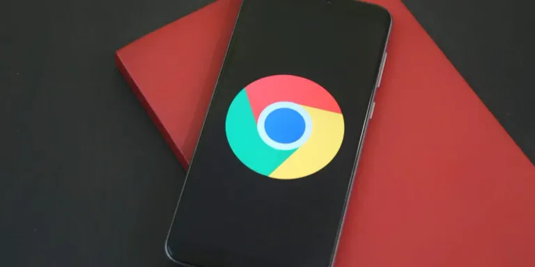 PWAの基礎からビジネスメリット、ネイティブアプリとの違い、成功事例、導入リスクまで。デジタル戦略を強化したい経営者必見の実践ガイド。